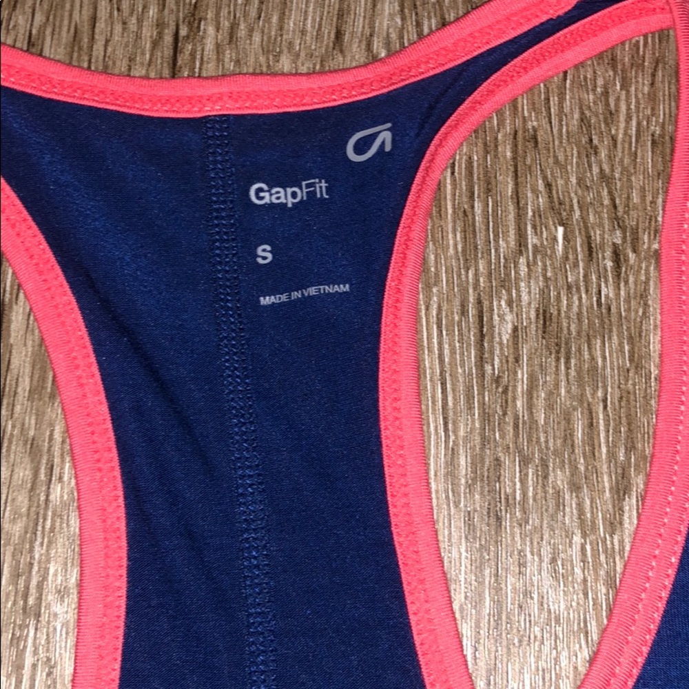 GAP workout razor back - Picture 2 of 2